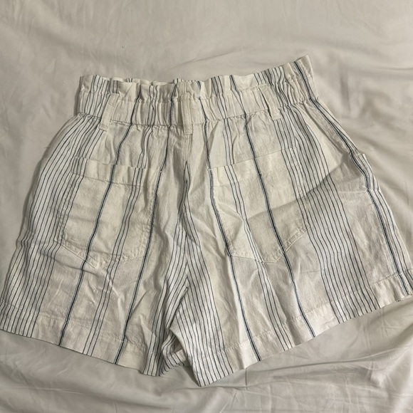 Linen Madewell Shorts - Picture 2 of 2